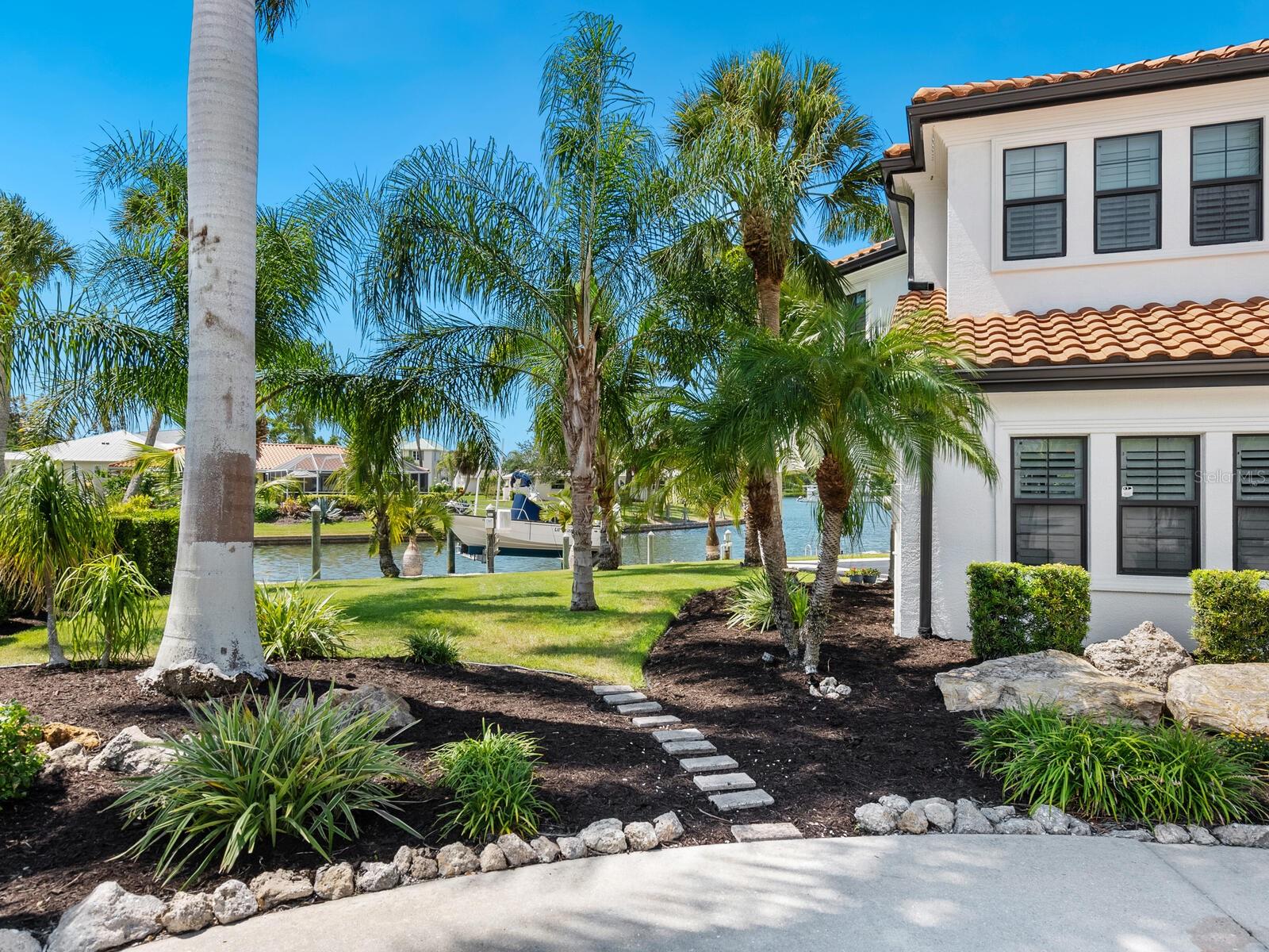 LYONS BAY - Residential