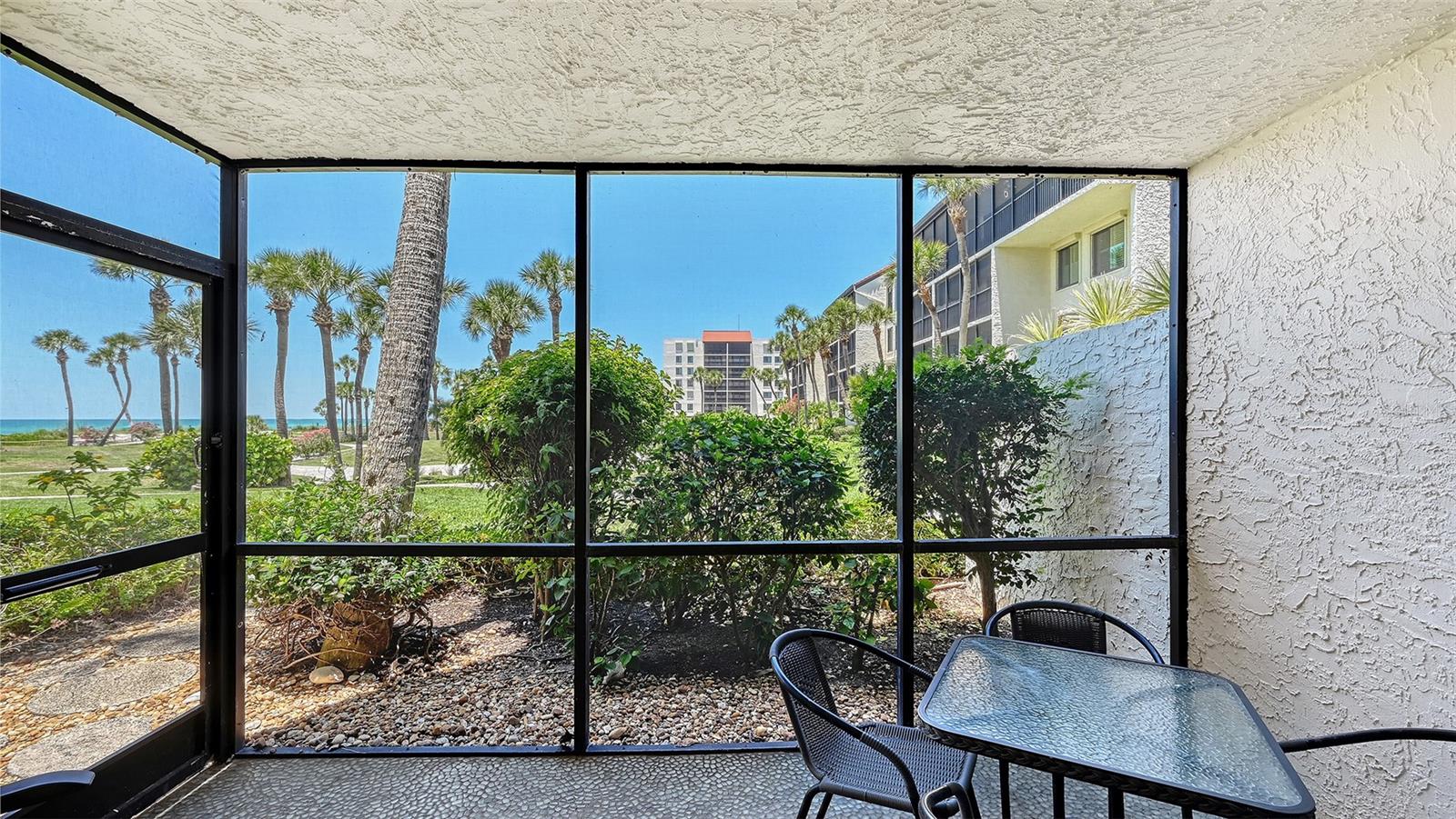 SEAPLACE III - Residential