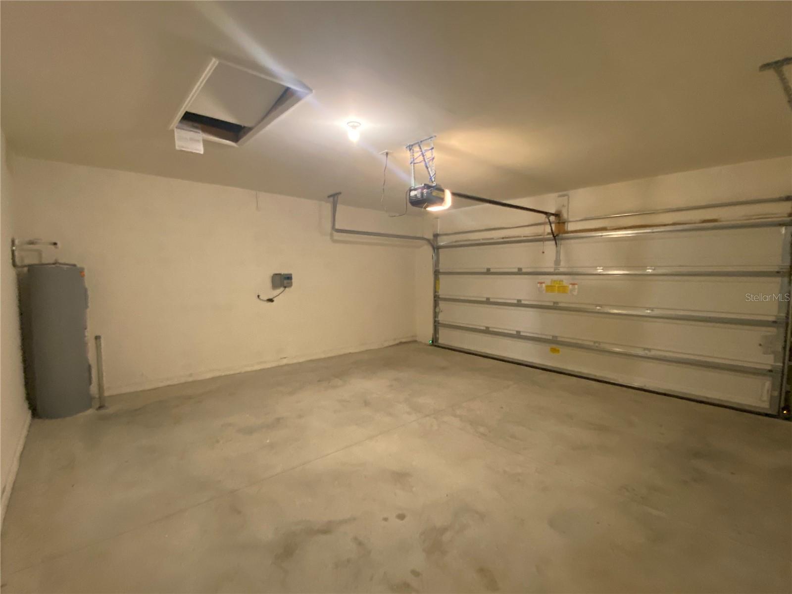 LAKES/LAUREL HLNDS PH 3A - Residential Lease