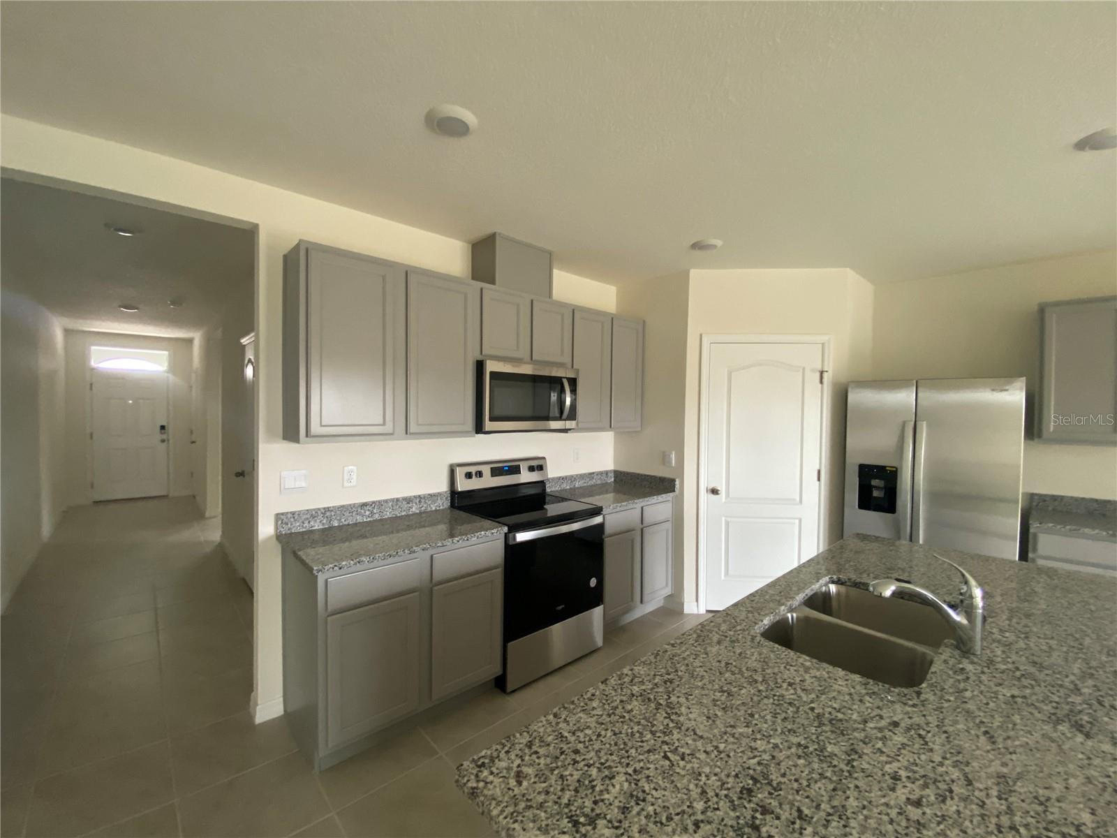 LAKES/LAUREL HLNDS PH 3A - Residential Lease