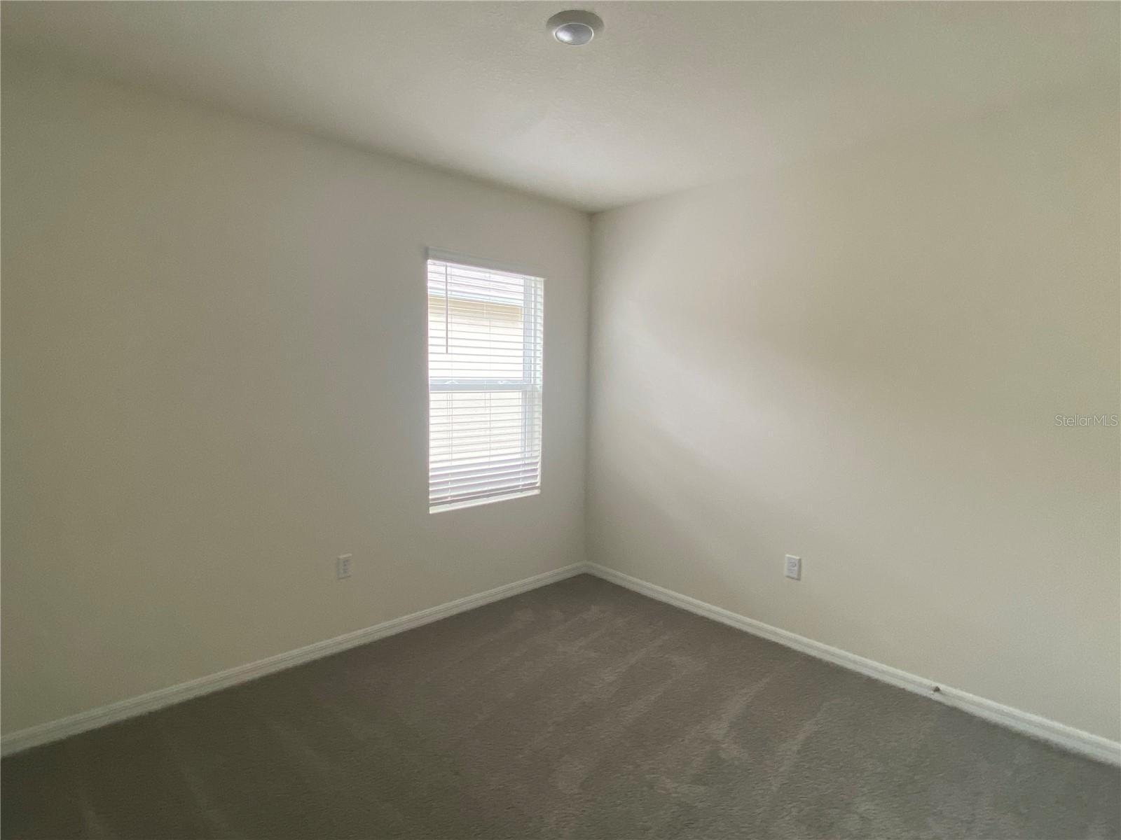 LAKES/LAUREL HLNDS PH 3A - Residential Lease