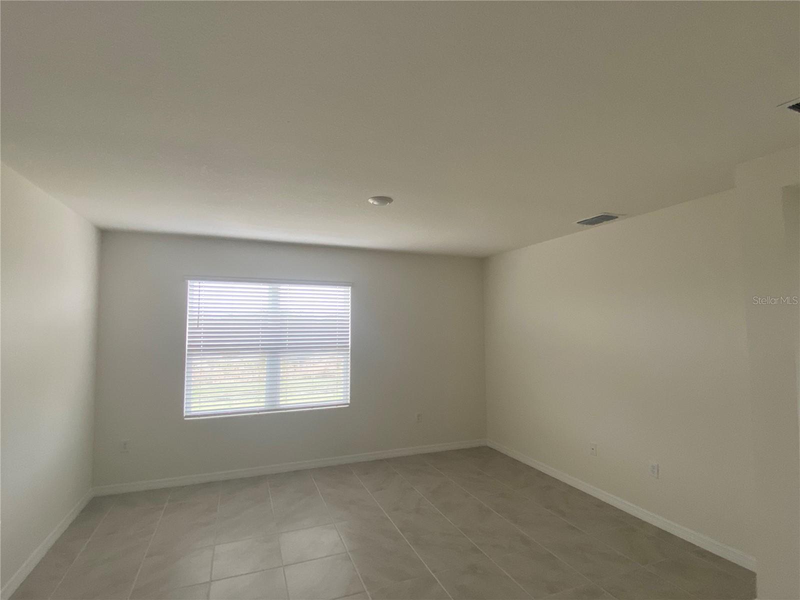 LAKES/LAUREL HLNDS PH 3A - Residential Lease