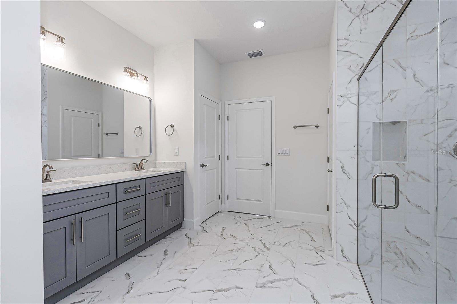 MARION OAKS UN TEN - Residential