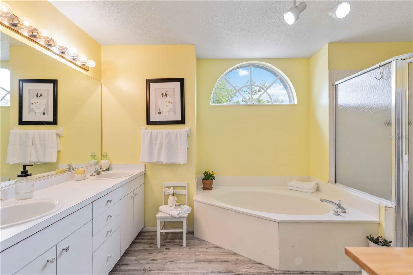 RIVER HEIGHTS - Residential