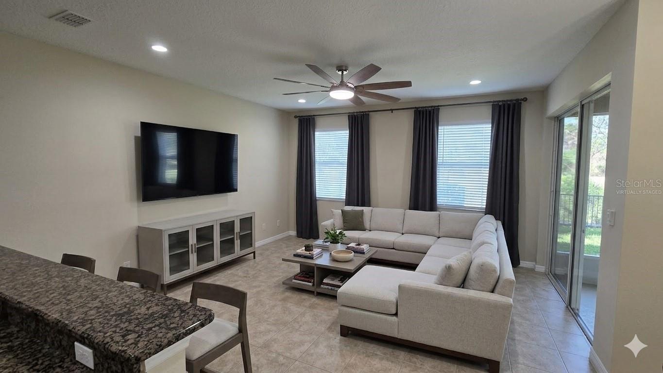 HARBOR WINDS - Residential