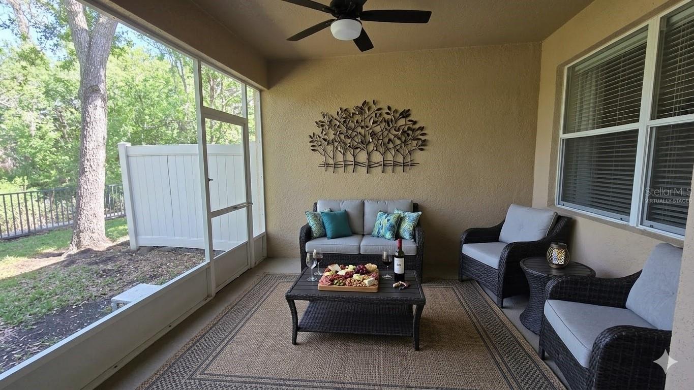 HARBOR WINDS - Residential