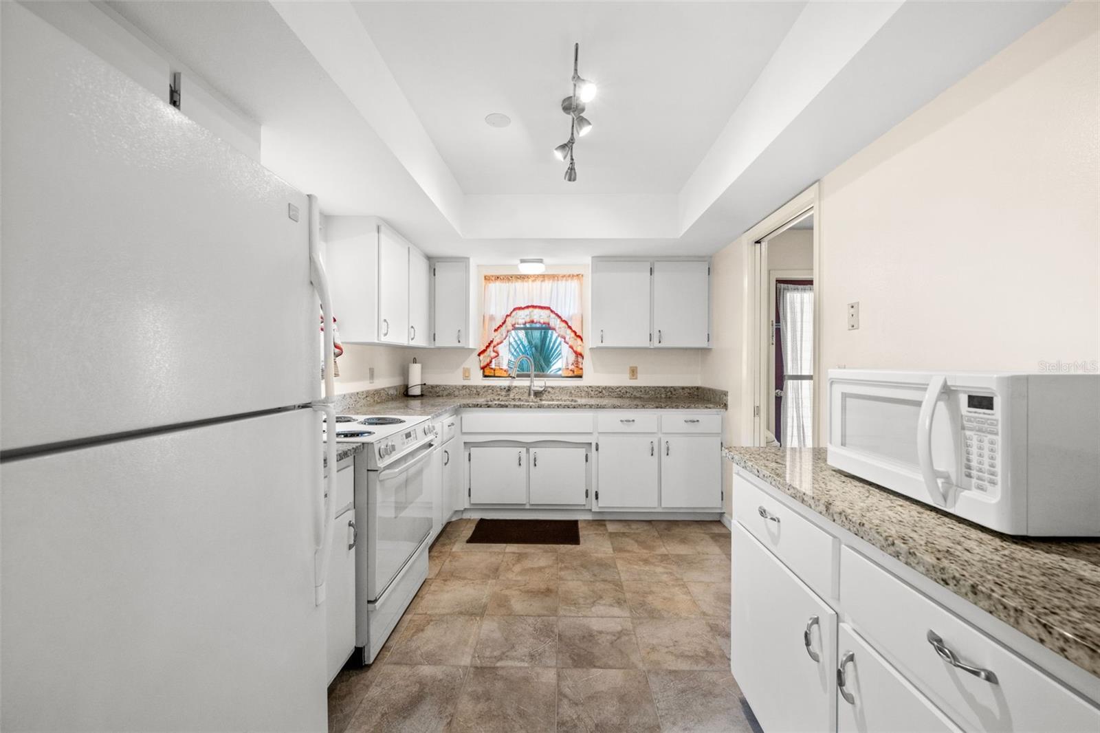 SOUTH VENICE UNIT 32 - Residential