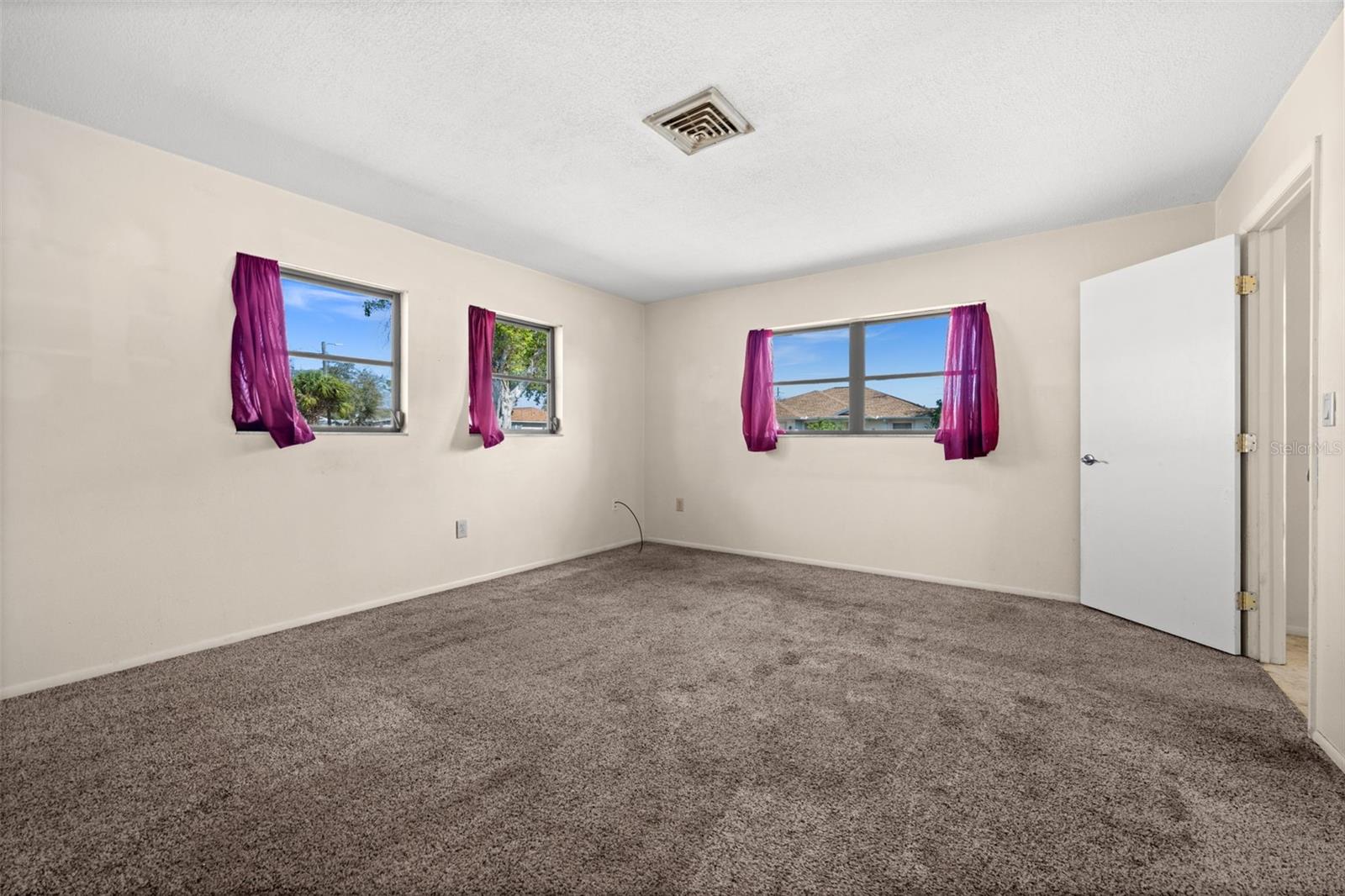 SOUTH VENICE UNIT 32 - Residential