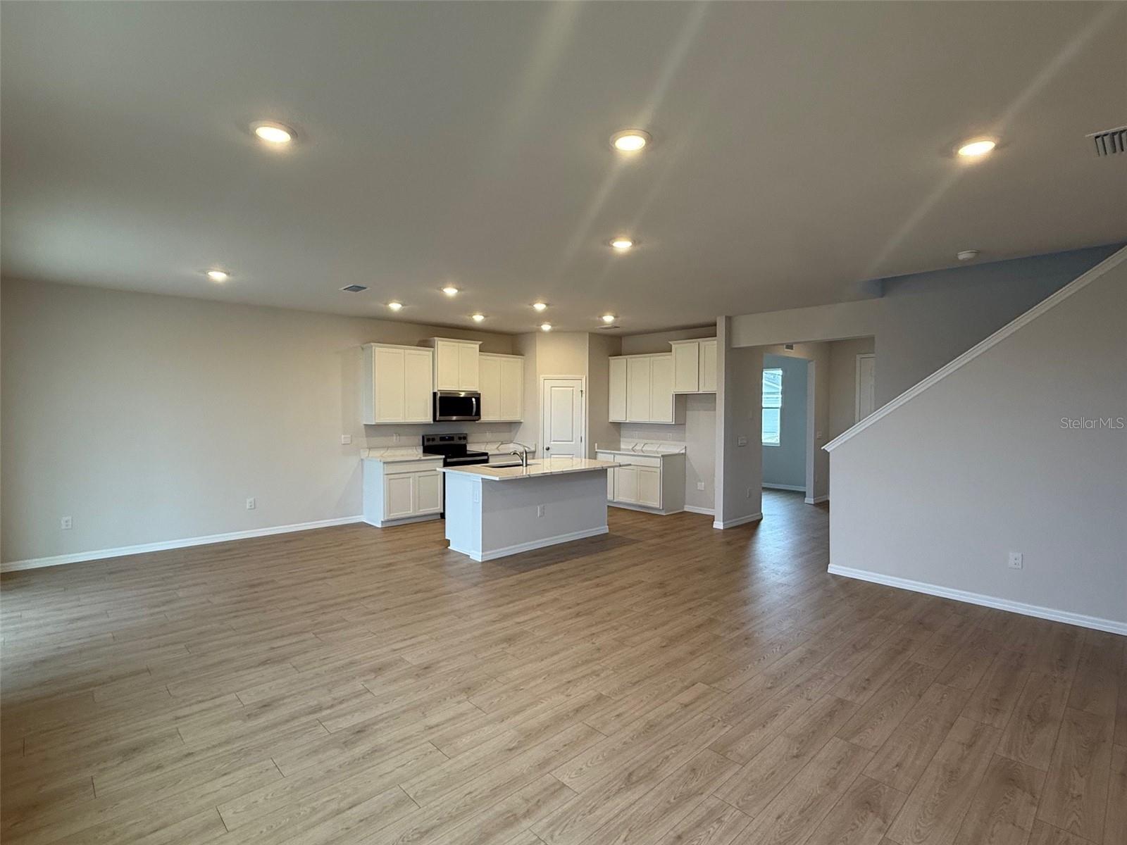 5524 SILVER MOONLIGHT DRIVE