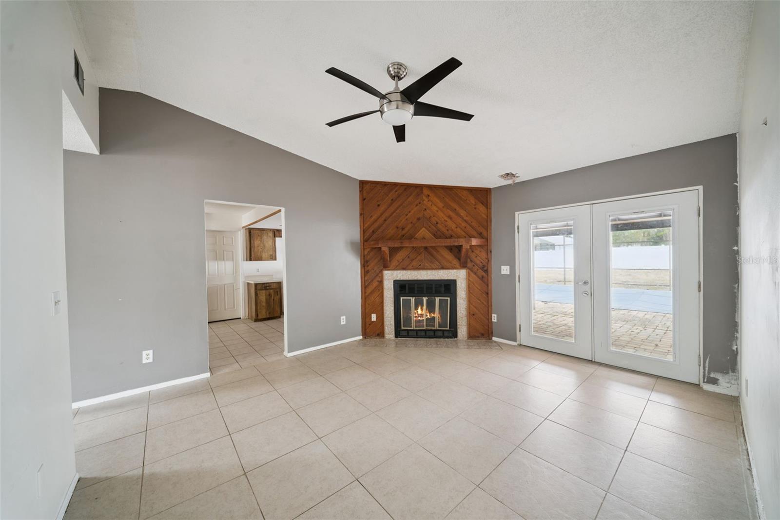 2911 AUTUMNWOOD TRAIL