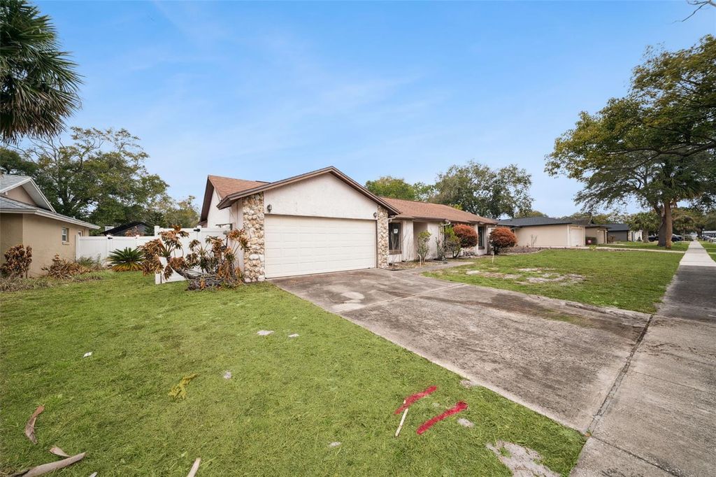 Photo of 2911 Autumnwood Trail, Apopka, FL 32703 (MLS # G5108169)