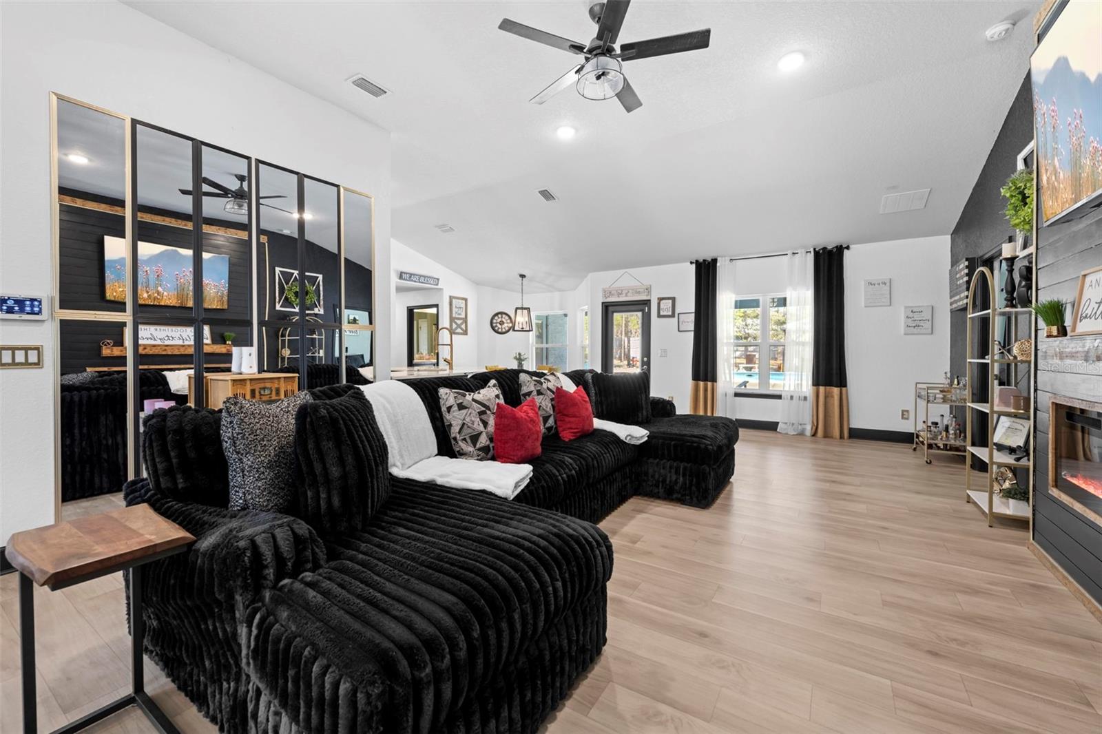 ROYAL HIGHLANDS UNIT 6 - Residential