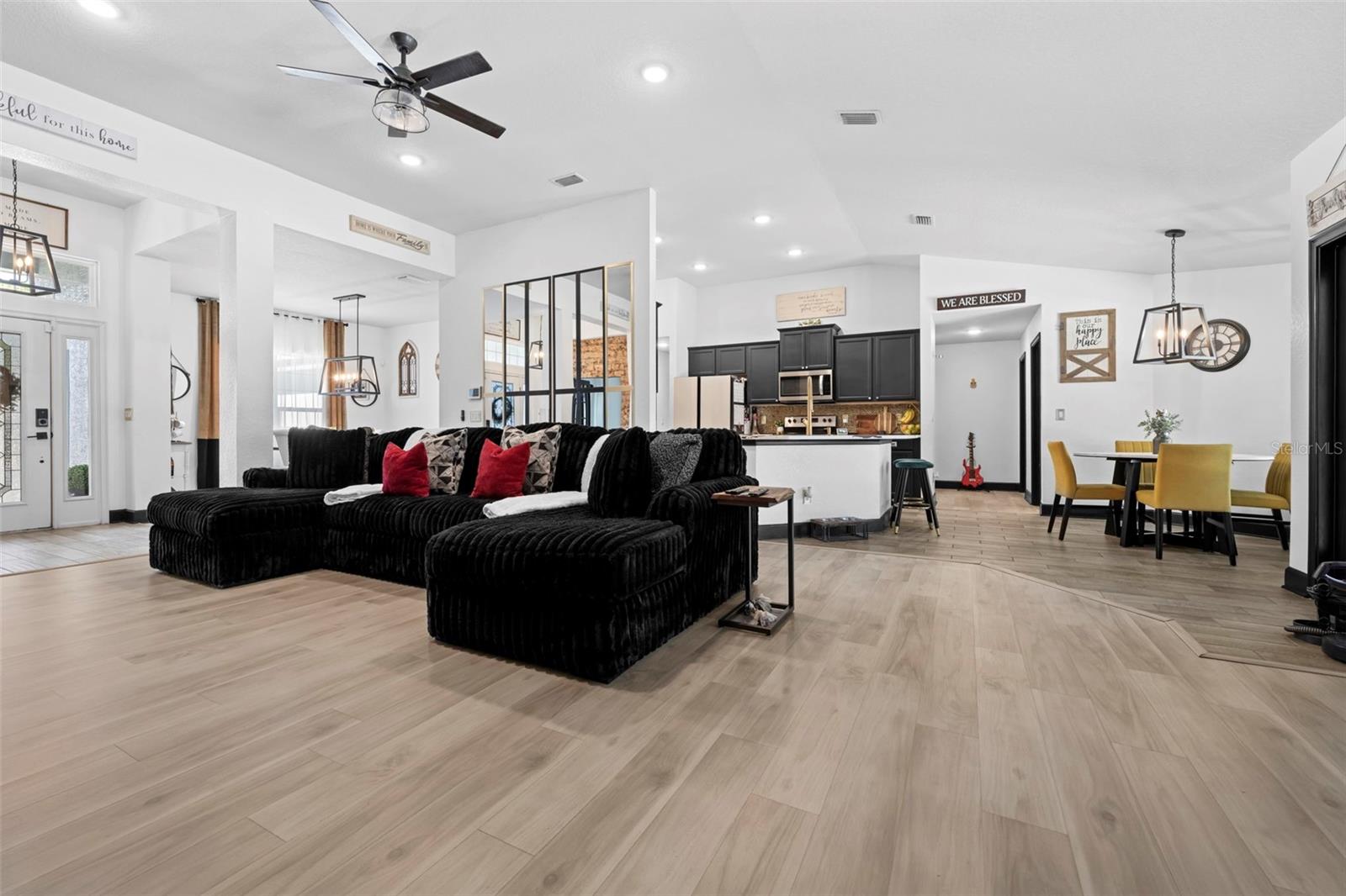 ROYAL HIGHLANDS UNIT 6 - Residential