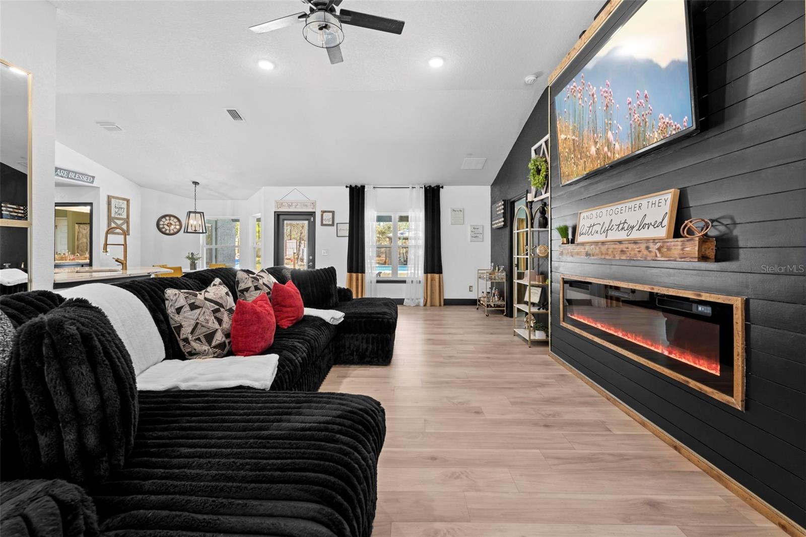 ROYAL HIGHLANDS UNIT 6 - Residential