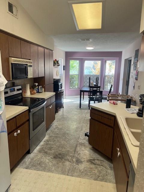 BERKELEY MANOR - Residential