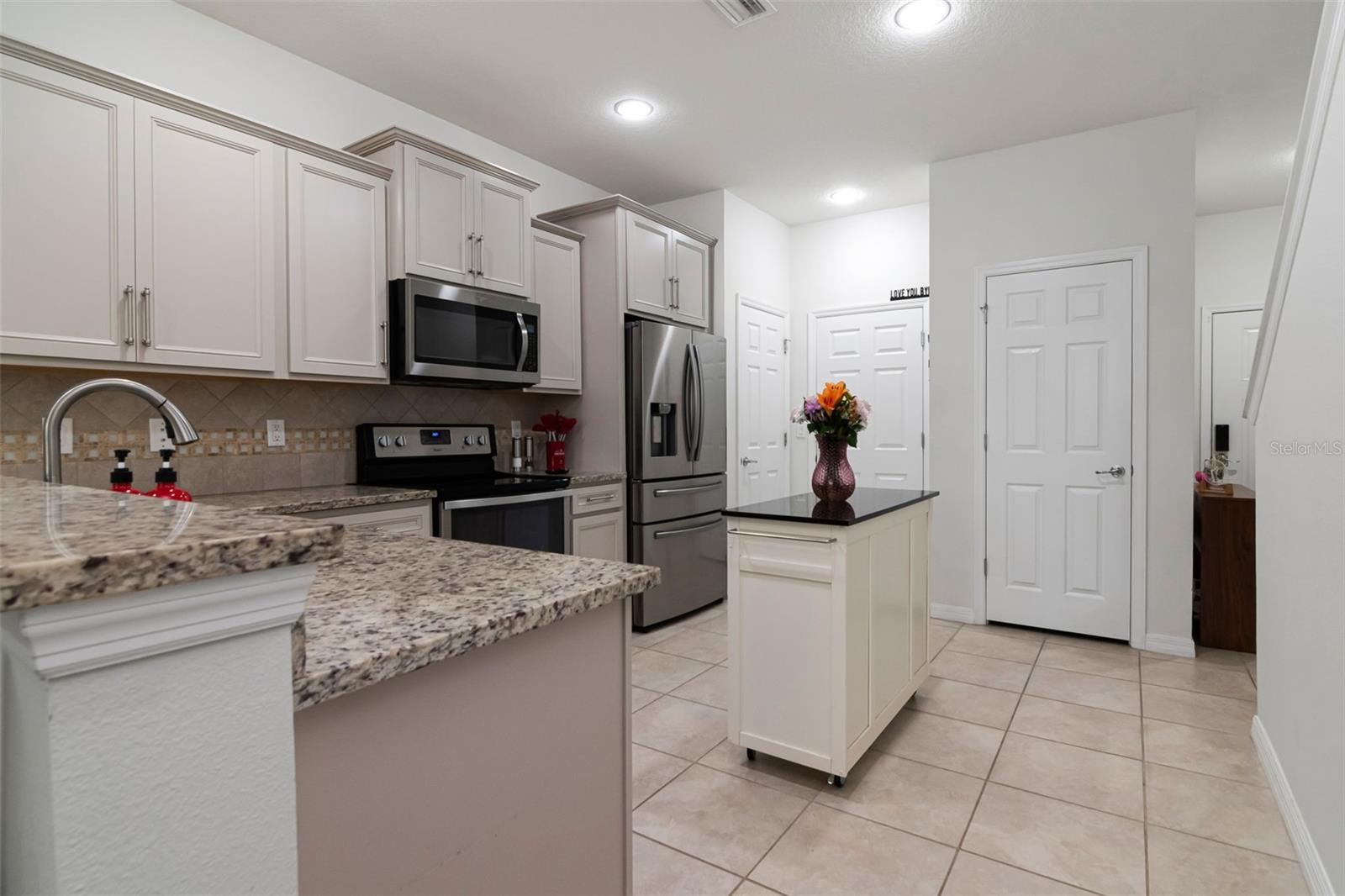 9213 HILLCROFT DRIVE