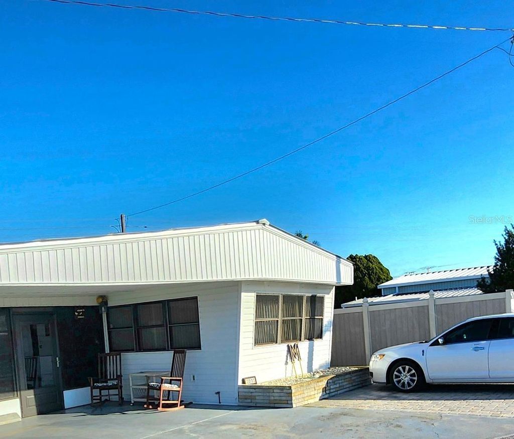 Photo of 2003 Minnesota Avenue, Bradenton, FL 34207 (MLS # A4679349)