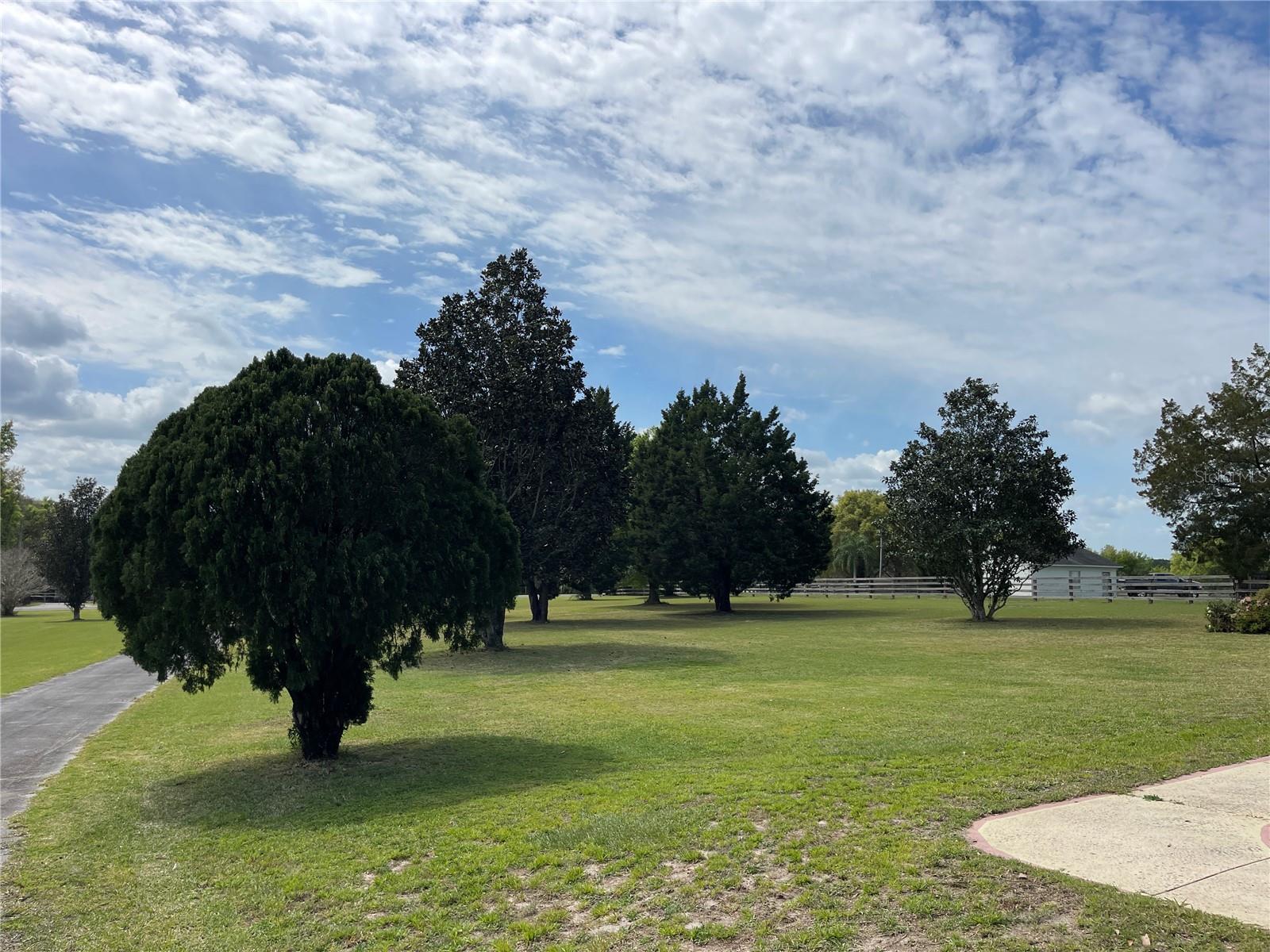 KING GROVE - Residential