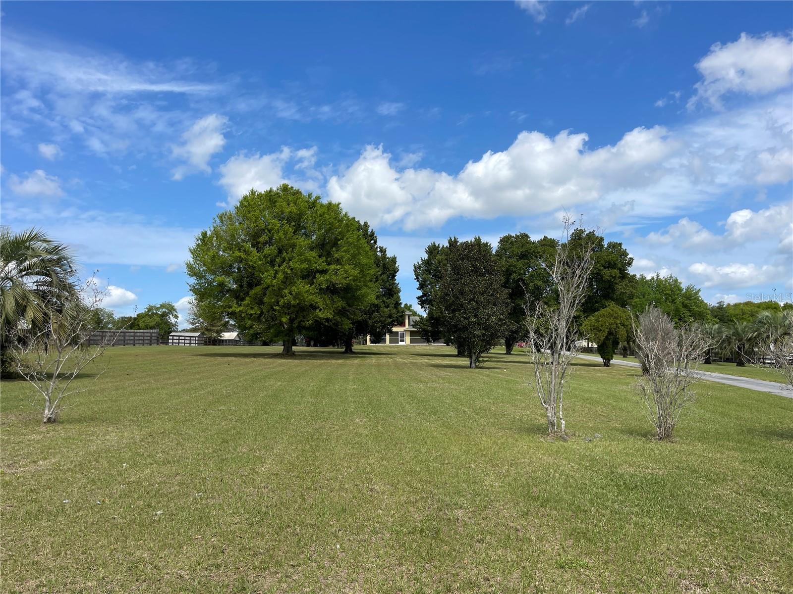 KING GROVE - Residential