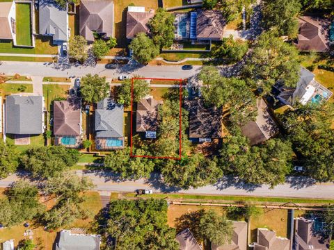 A home in VALRICO