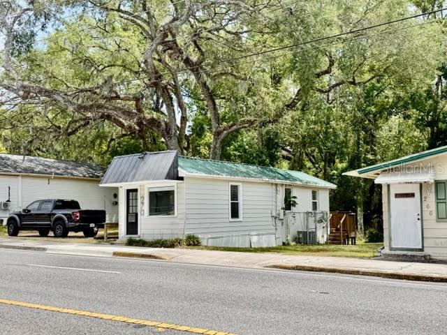 SAXONS ADD TO BROOKSVILLE - Commercial Lease