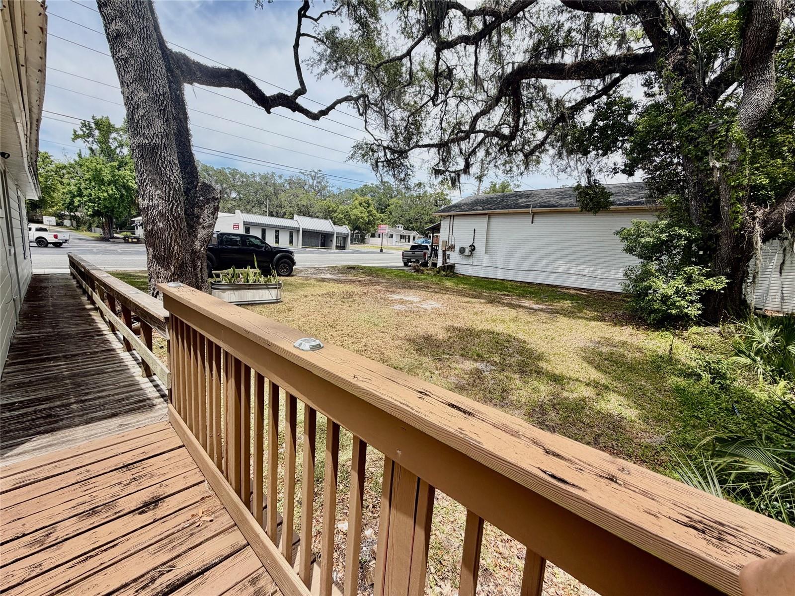 SAXONS ADD TO BROOKSVILLE - Commercial Lease