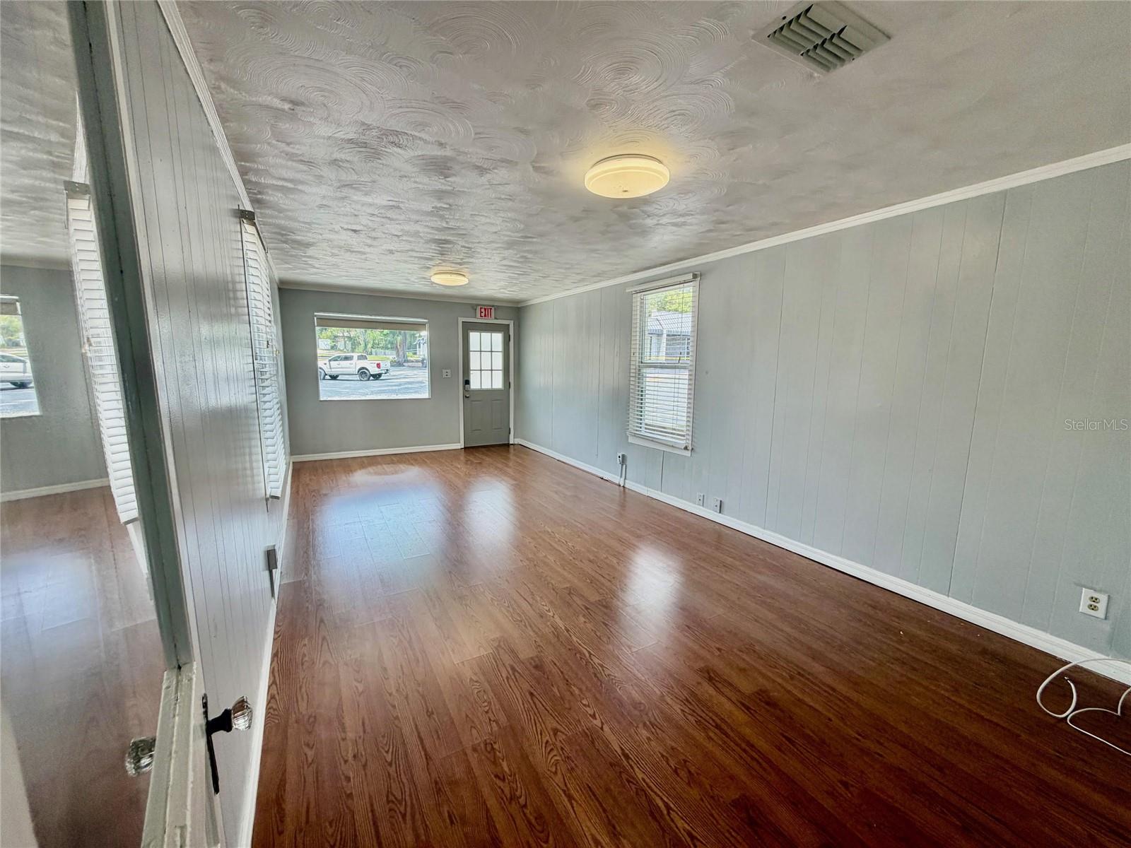 SAXONS ADD TO BROOKSVILLE - Commercial Lease