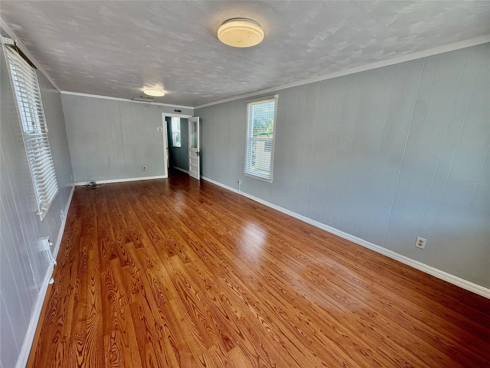 SAXONS ADD TO BROOKSVILLE - Commercial Lease