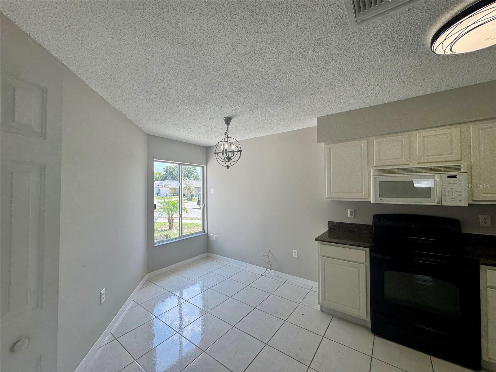 COUNTRY HILLS EAST UNIT FOUR - Residential Lease