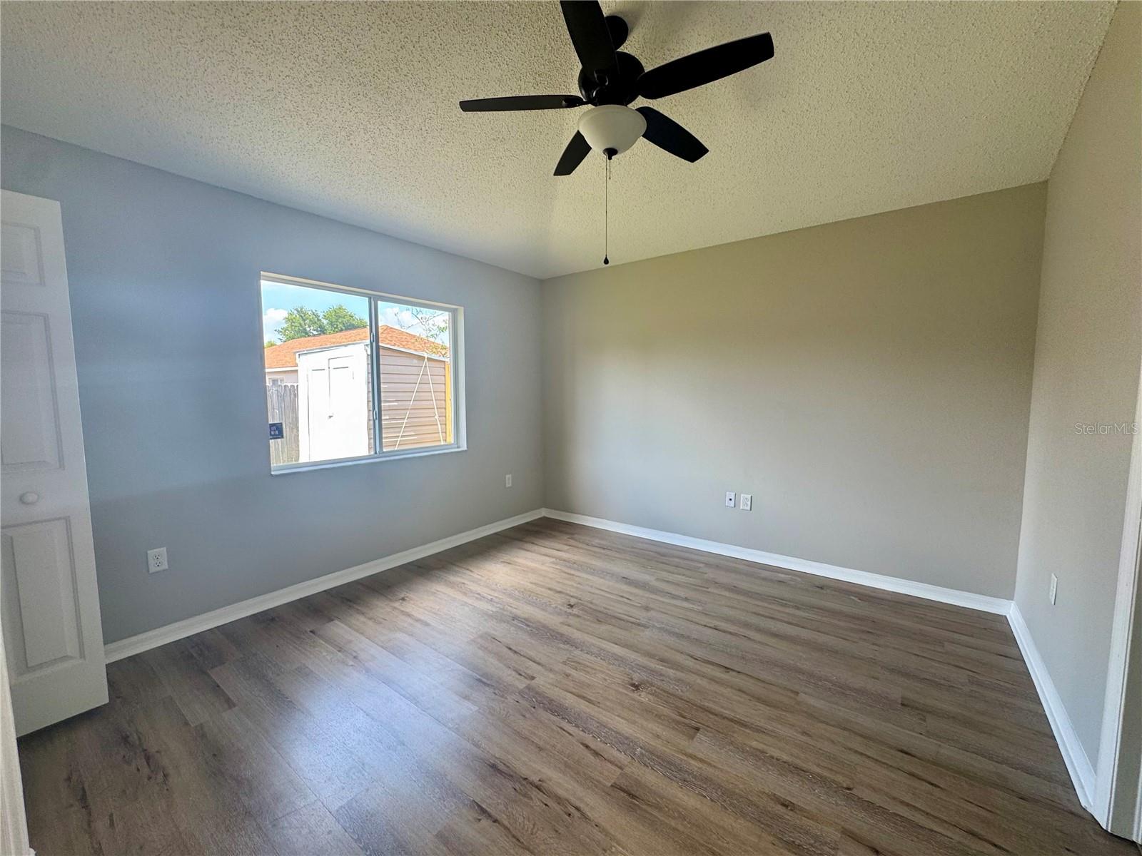 COUNTRY HILLS EAST UNIT FOUR - Residential Lease