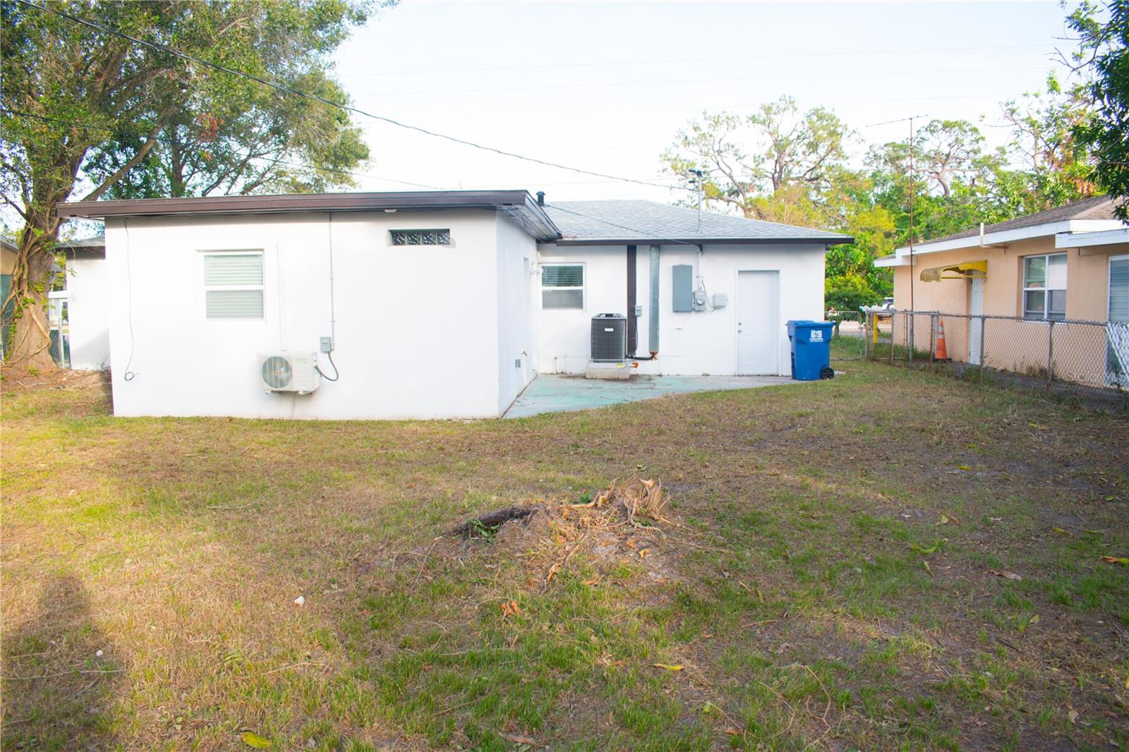 SALINAS EUCLID PARK SUB - Residential Lease