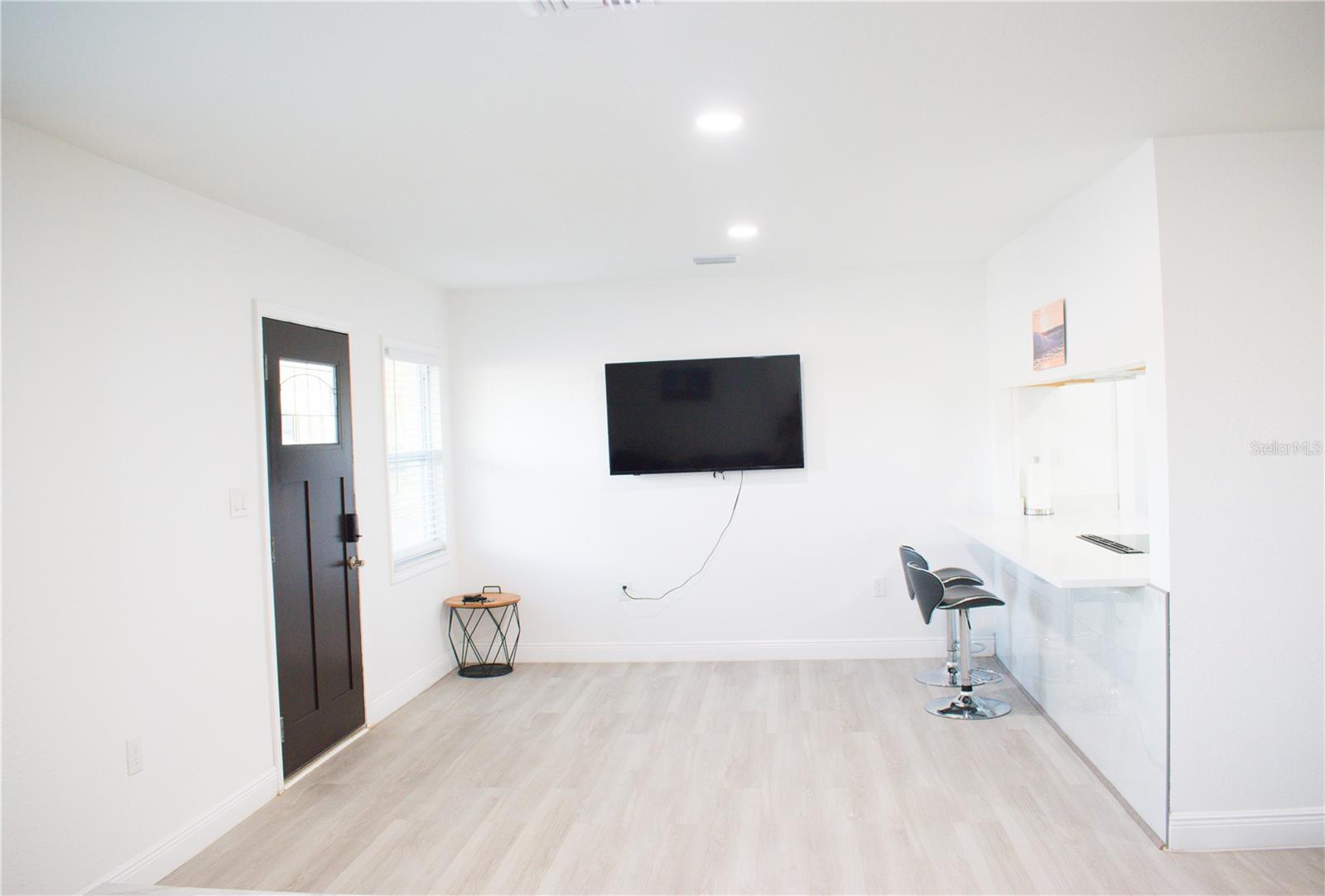 SALINAS EUCLID PARK SUB - Residential Lease