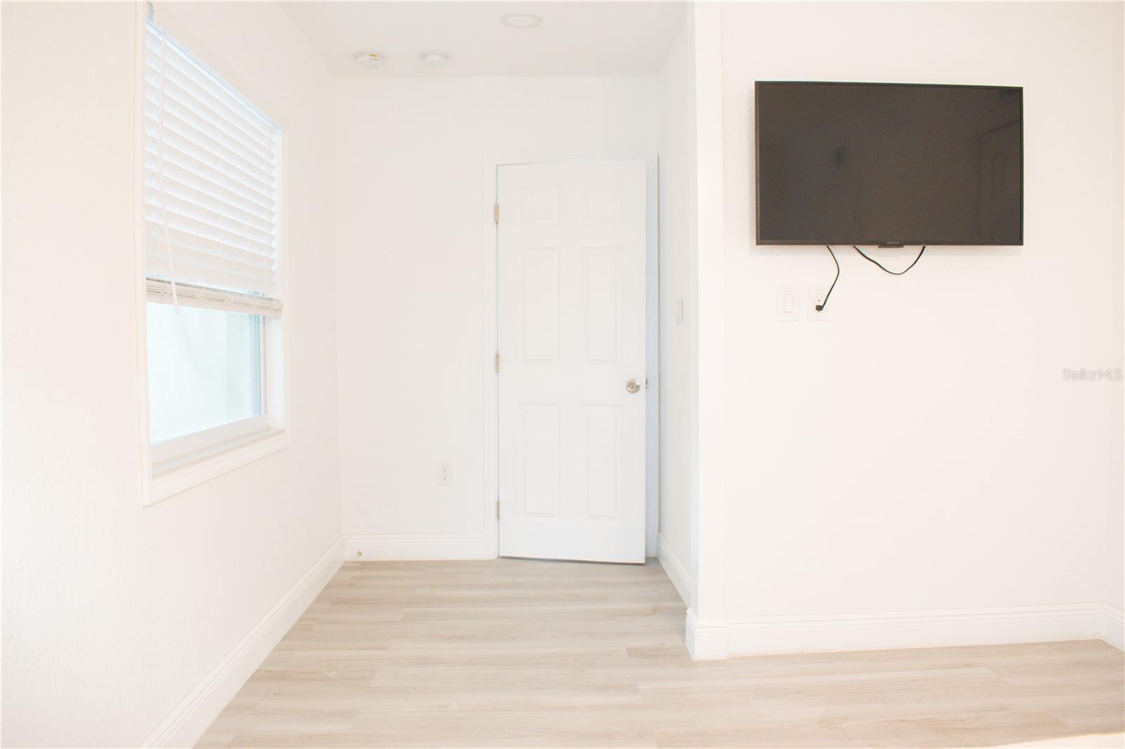 SALINAS EUCLID PARK SUB - Residential Lease