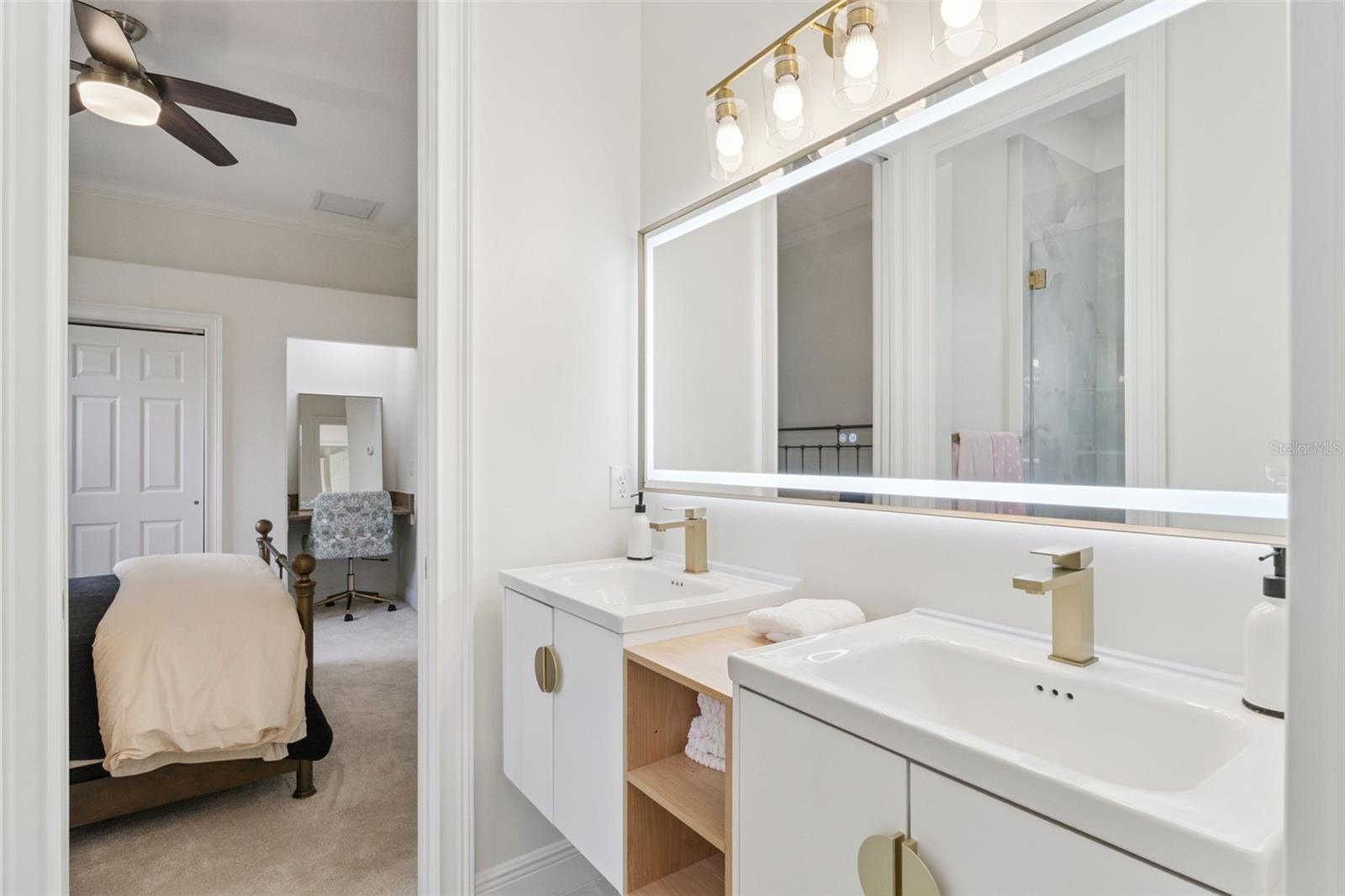 KEENES POINTE - Residential