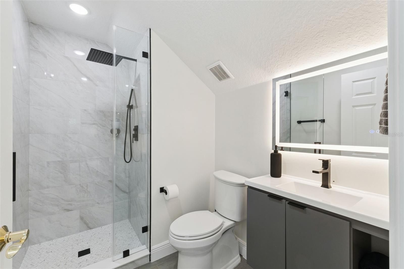 KEENES POINTE - Residential