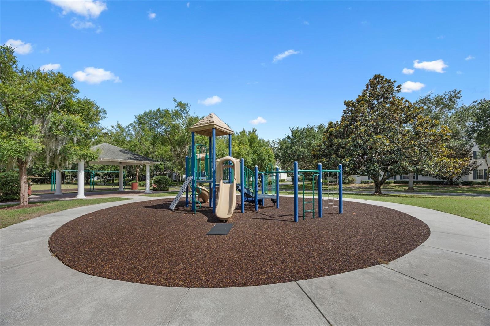 KEENES POINTE - Residential