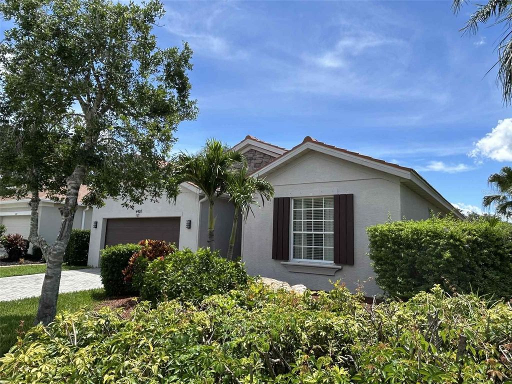 Photo of 4407 67th Street E, Bradenton, FL 34203 (MLS # A4656970)