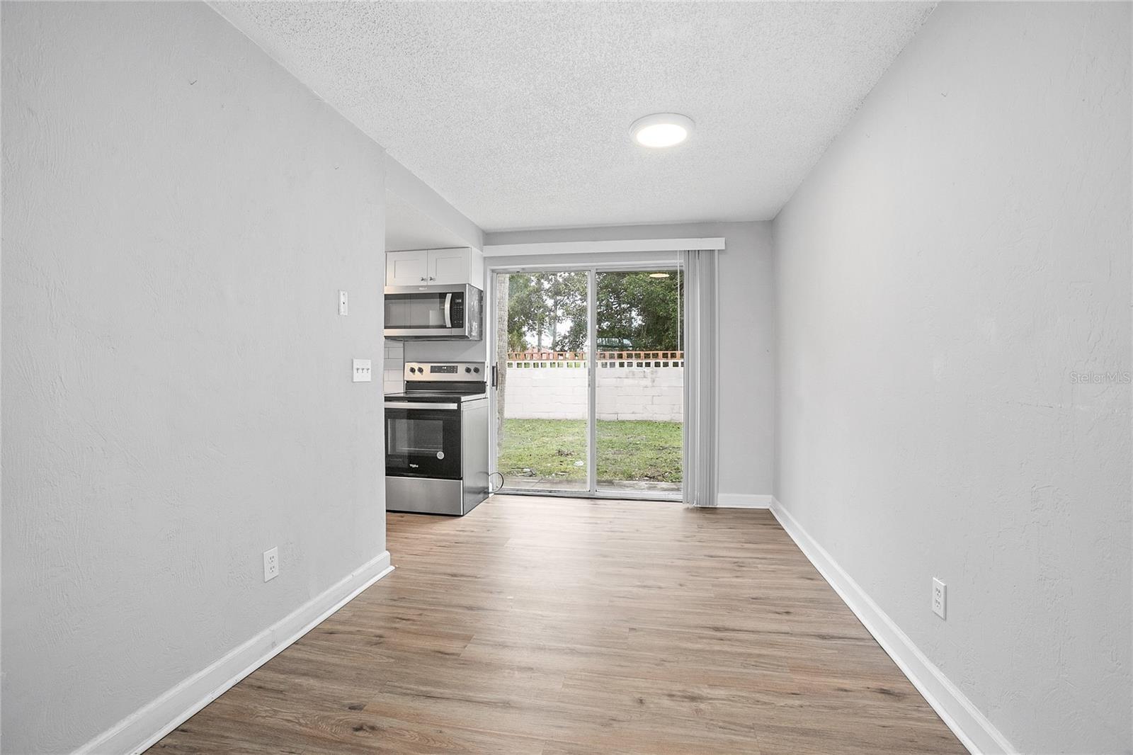 RIVER-GOLF TWNHS - Residential