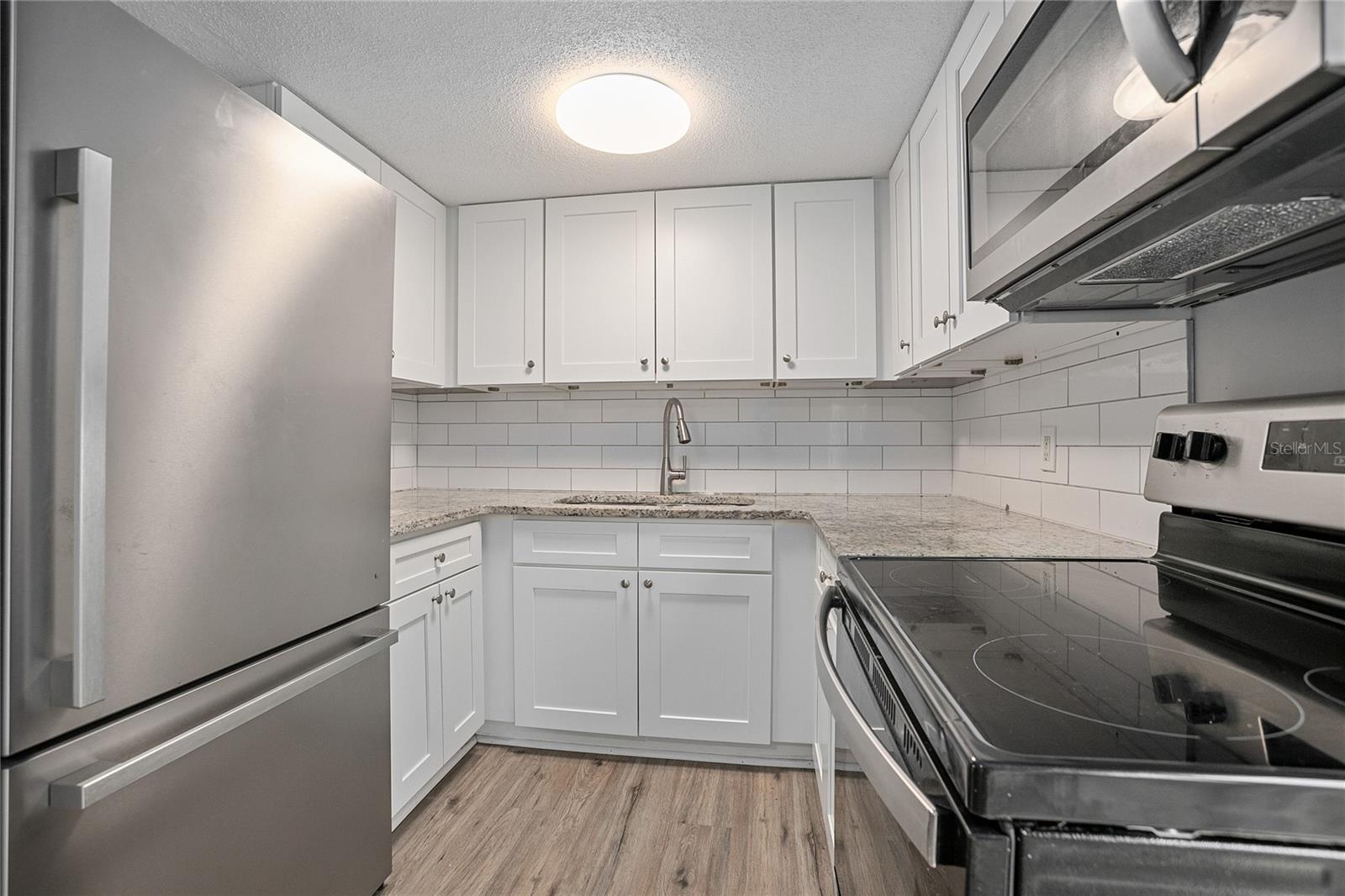 RIVER-GOLF TWNHS - Residential