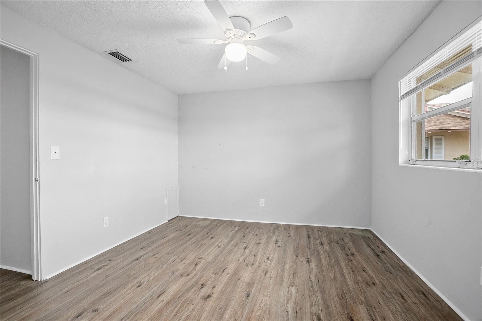 RIVER-GOLF TWNHS - Residential