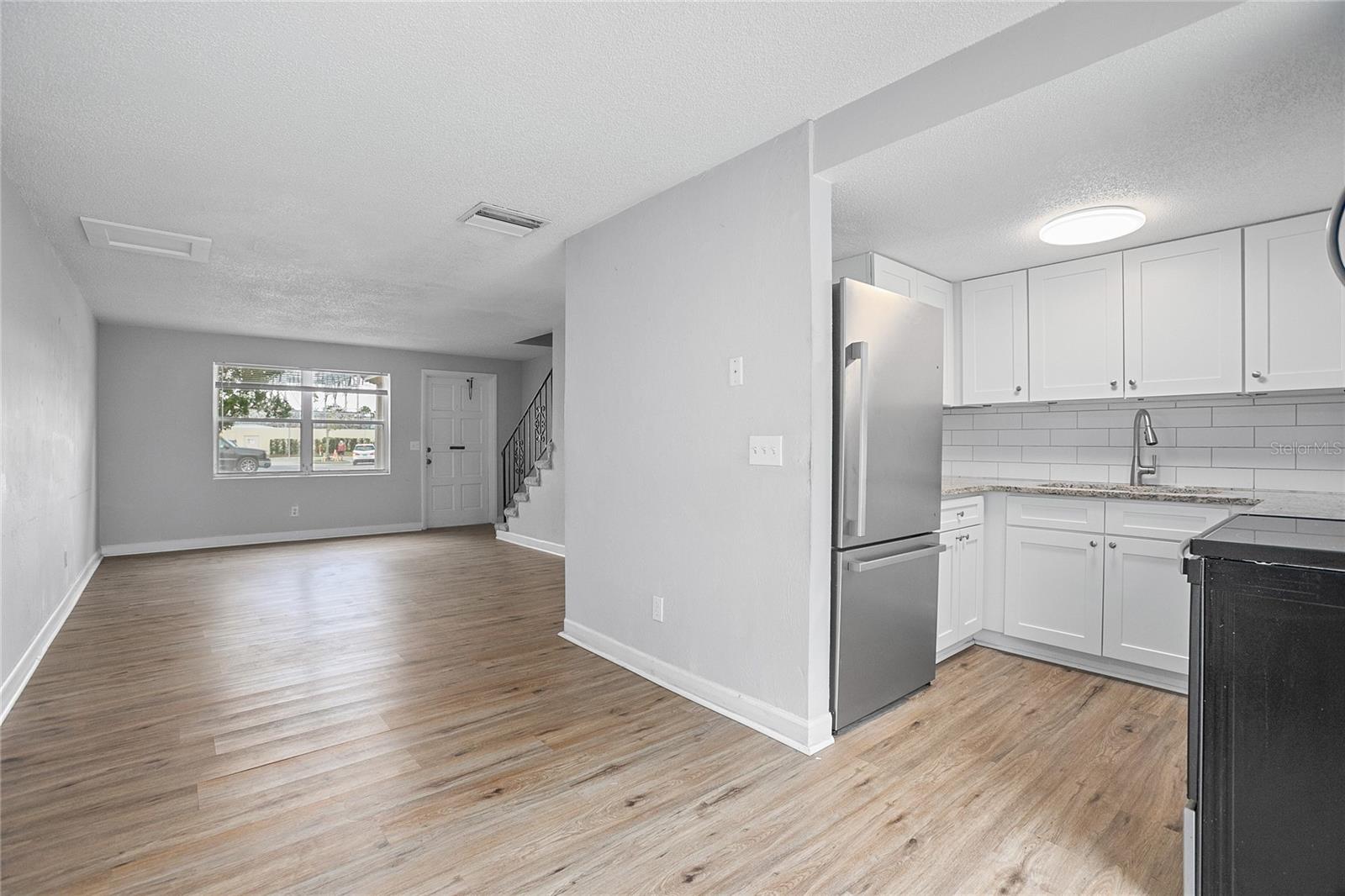 RIVER-GOLF TWNHS - Residential