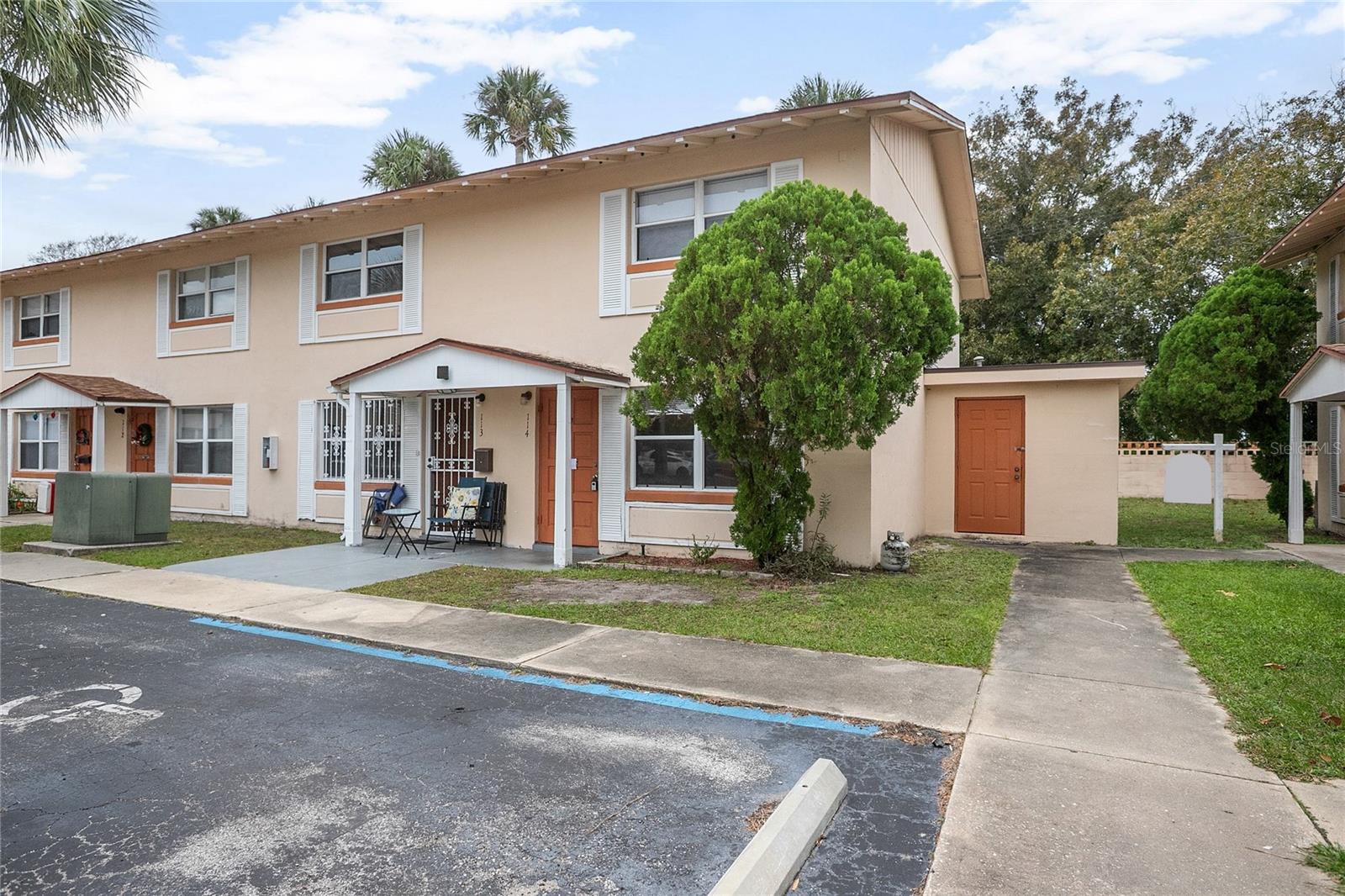 RIVER-GOLF TWNHS - Residential