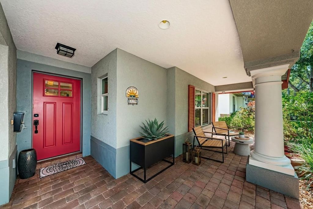 Photo of 5119 21st Avenue N, St Petersburg, FL 33710 (MLS # TB8504334)