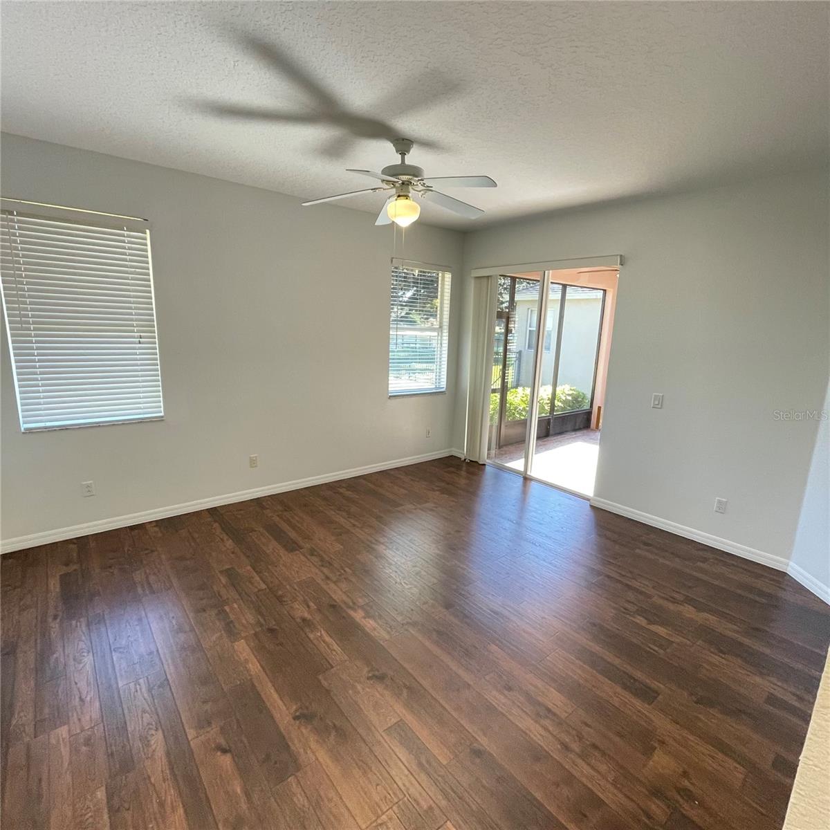 NORTHSHORE/LK HART PRCL 07-PH 02 - Residential Lease