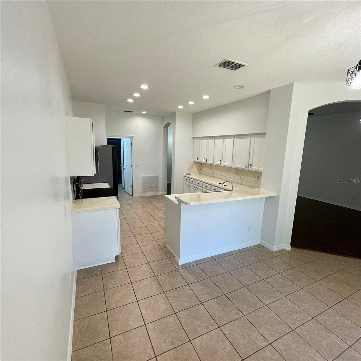 NORTHSHORE/LK HART PRCL 07-PH 02 - Residential Lease