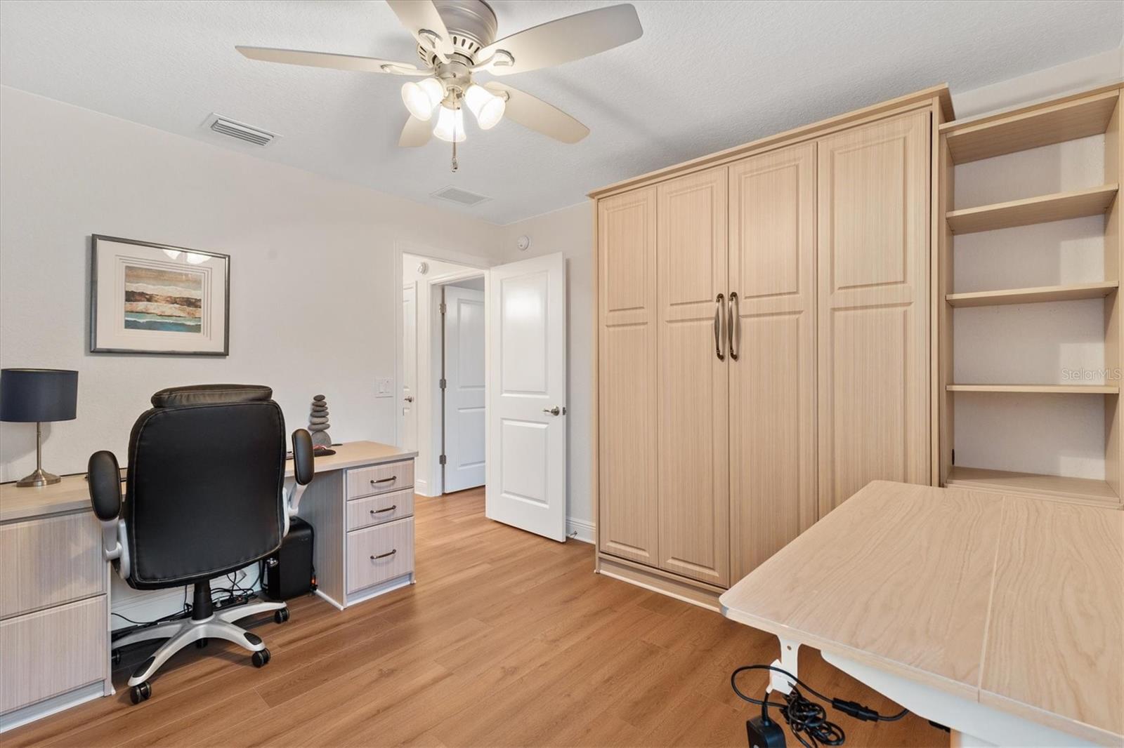 ENCLAVE/LAKESIDE LNDGS - Residential