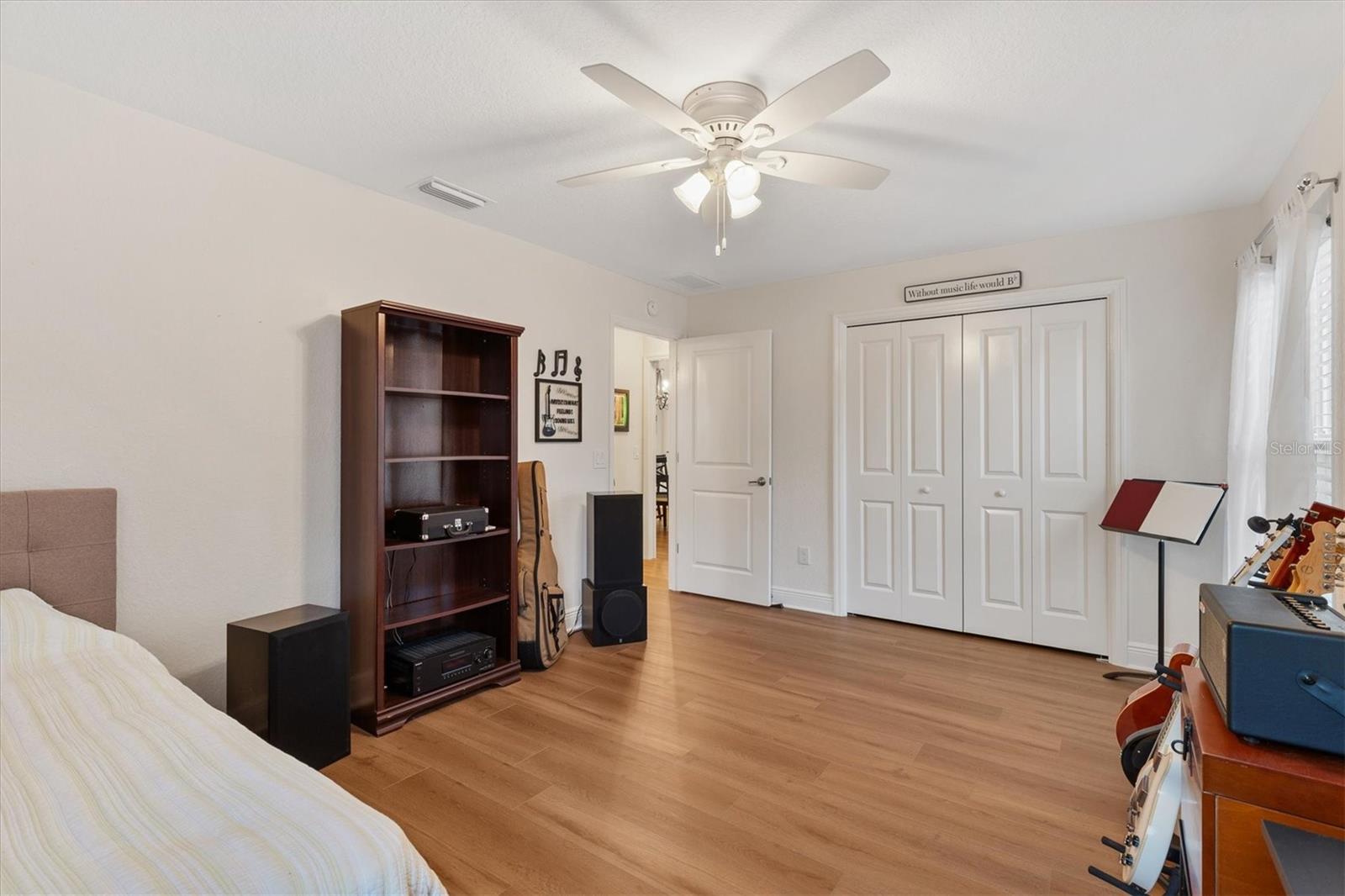 ENCLAVE/LAKESIDE LNDGS - Residential