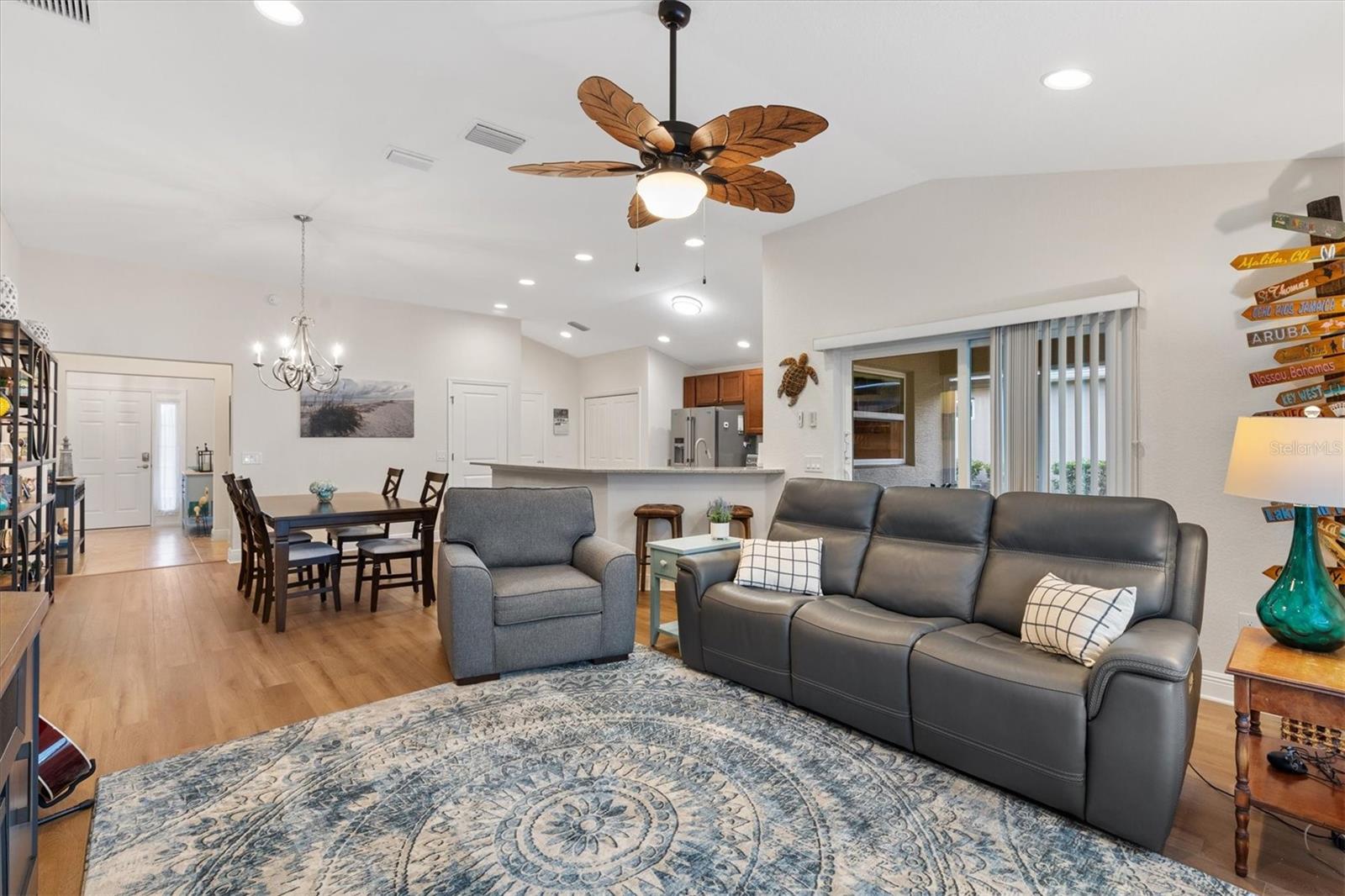 ENCLAVE/LAKESIDE LNDGS - Residential