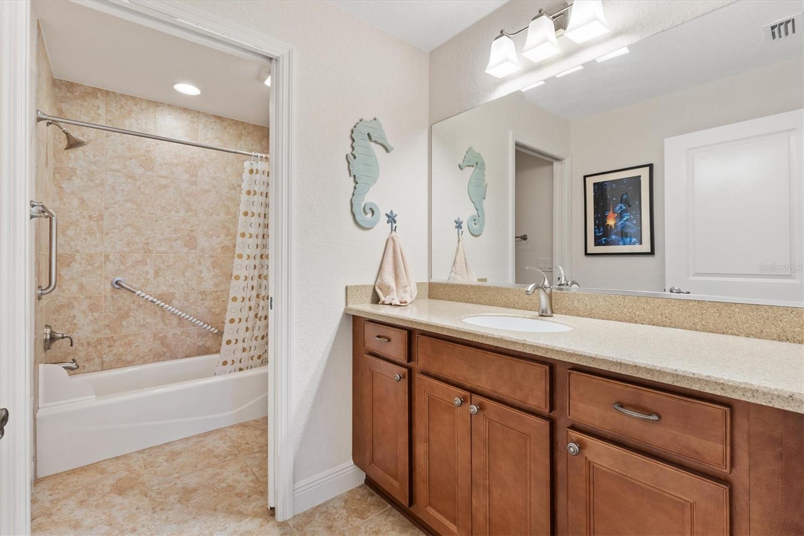 ENCLAVE/LAKESIDE LNDGS - Residential