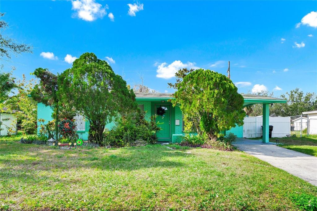 Photo of 2112 Aaron Avenue, Orlando, FL 32811 (MLS # O6372804)